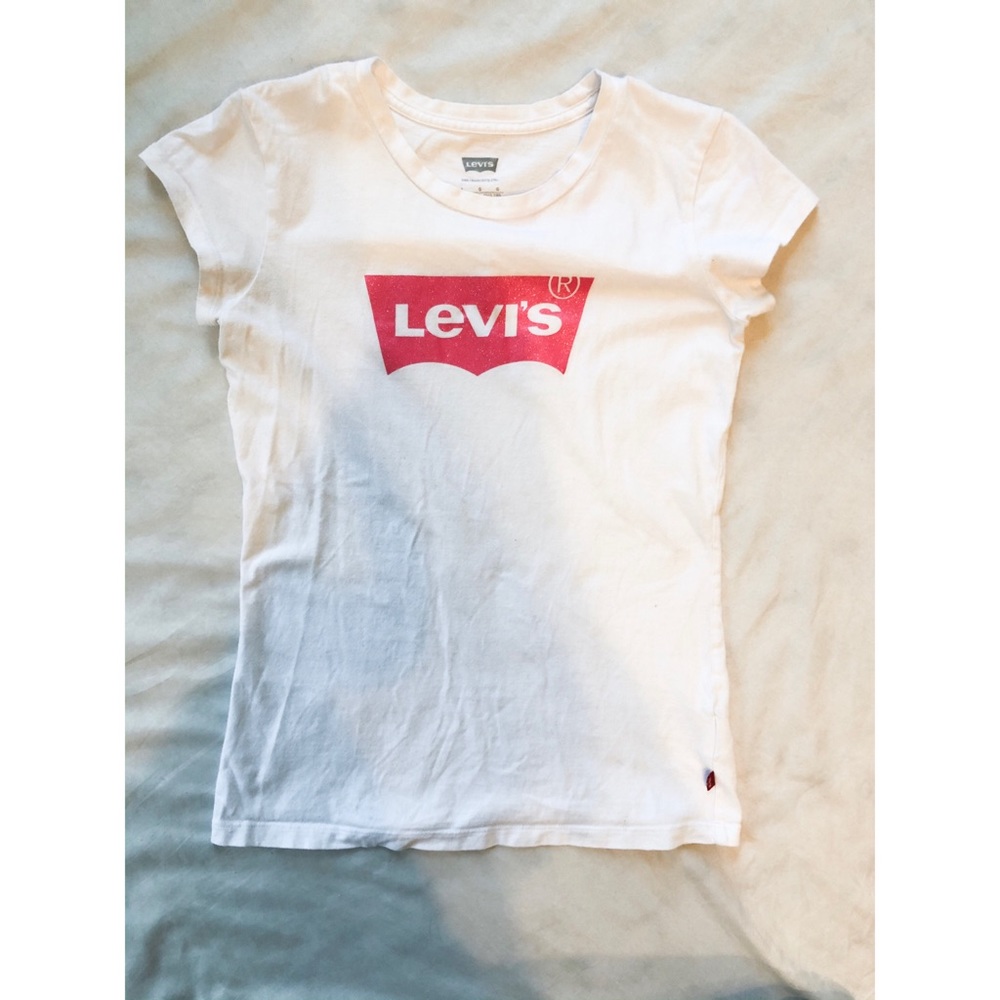 3/$13🌵Levi brand shirt